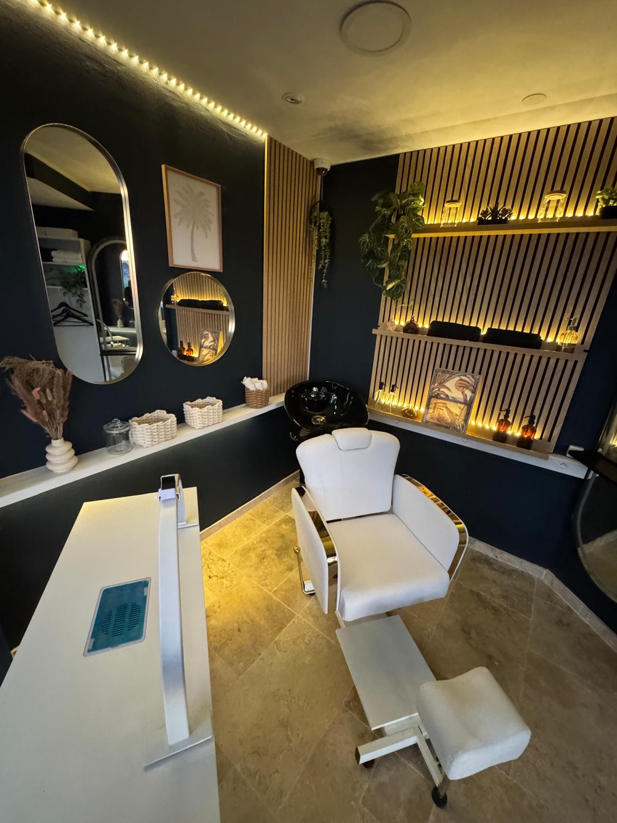 Poste de coiffure 5